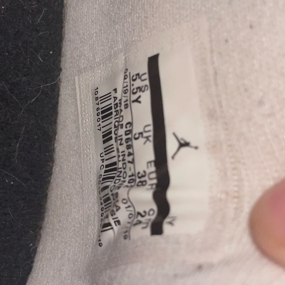 Air Jordan 11 Retro Low LE GS - Picture 7 of 8